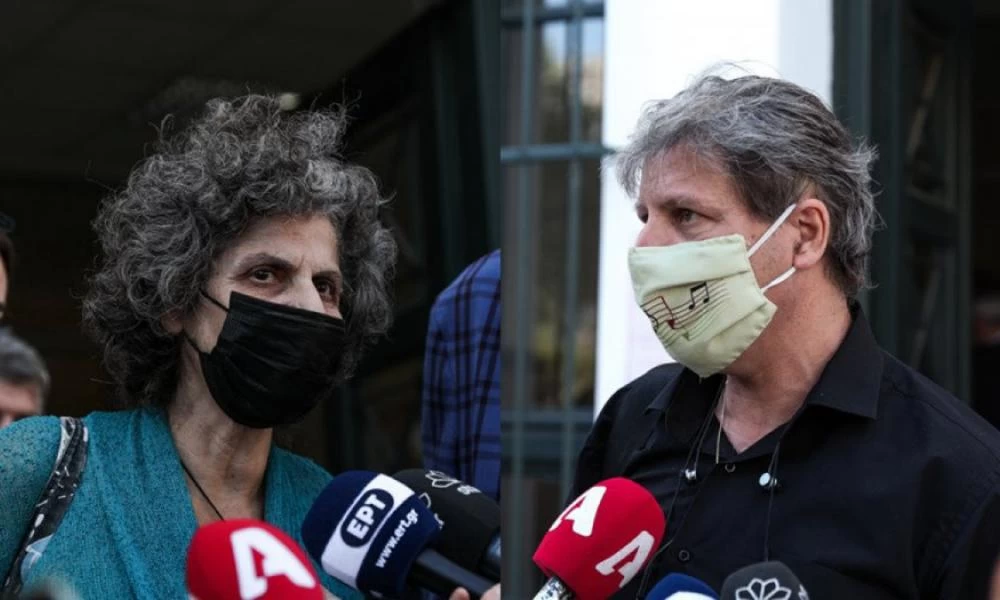 Νίκος Κουρής: Καλεί με εξώδικο τη Μαργαρίτα Θεοδωράκη για τεστ DNA